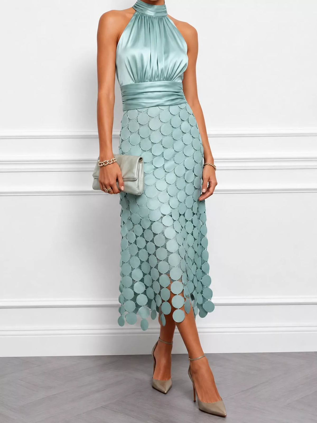 f15469f81e29c2054e1f1f01c3e4a4db-9329e8ca-v3-outpaint-Max-Origin